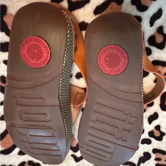 Fitflop Women’s Lulu Tan Leather Women Sandals - Picture 2 of 6